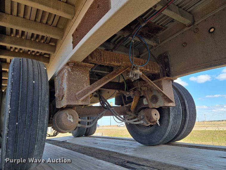 image for item ET1438 2007 Manac flatbed trailer