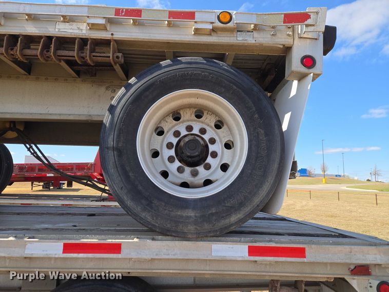 image for item ET1438 2007 Manac flatbed trailer