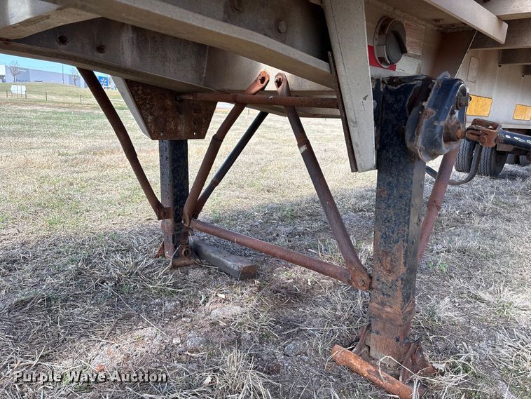 image for item ET1440 1986 Ravens flatbed trailer