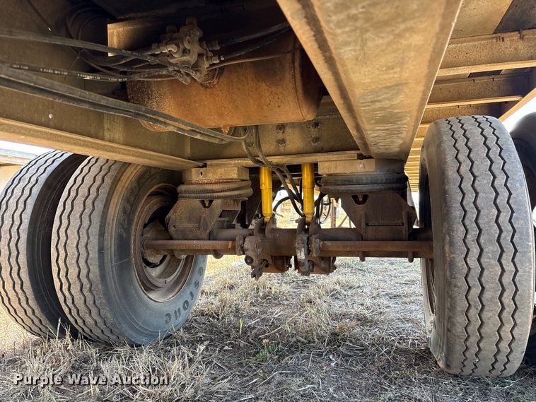 image for item ET1440 1986 Ravens flatbed trailer