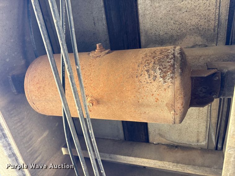 image for item ET1440 1986 Ravens flatbed trailer