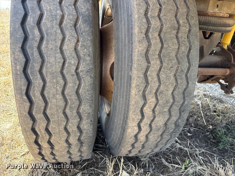 image for item ET1440 1986 Ravens flatbed trailer