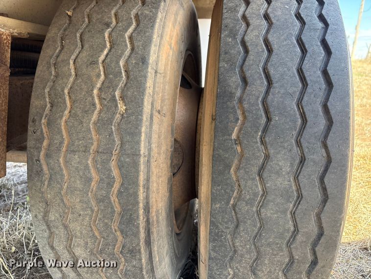 image for item ET1440 1986 Ravens flatbed trailer