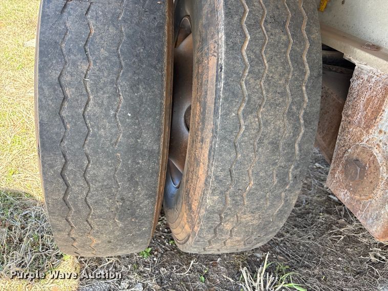 image for item ET1440 1986 Ravens flatbed trailer