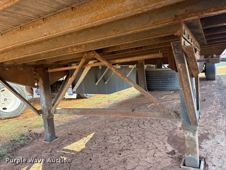 image for item ET1445 2012 Stoughton Trailers dry van trailer