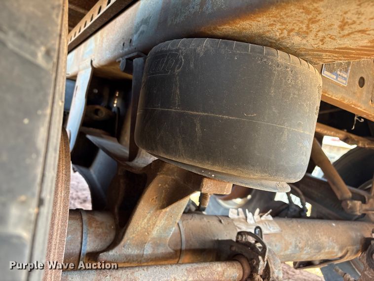 image for item ET1445 2012 Stoughton Trailers dry van trailer