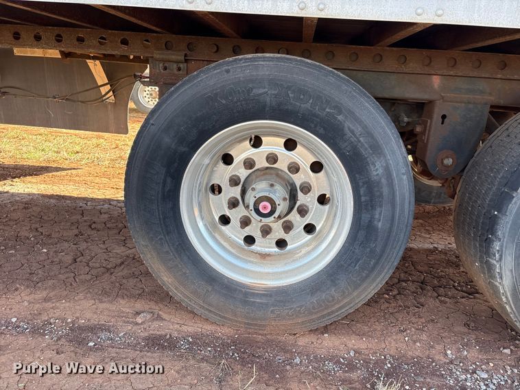 image for item ET1445 2012 Stoughton Trailers dry van trailer