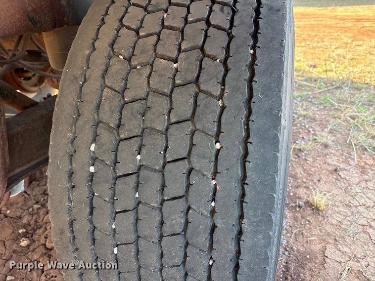 image for item ET1445 2012 Stoughton Trailers dry van trailer