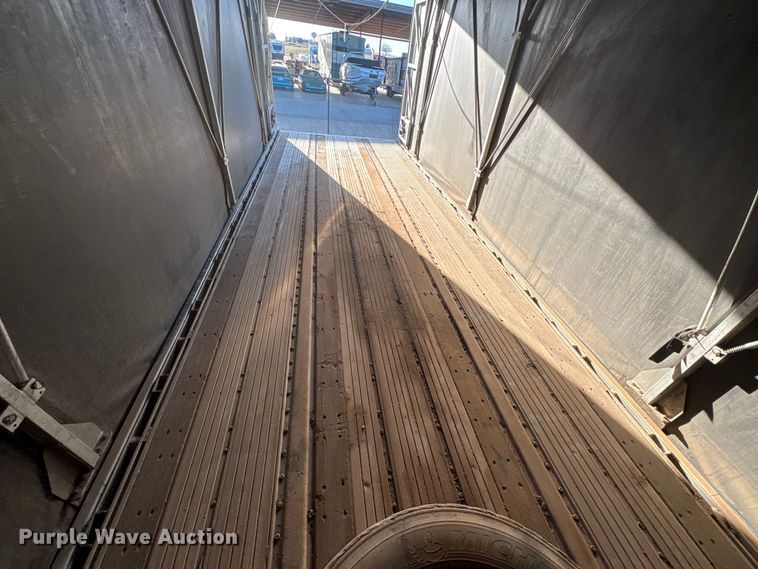 image for item ET1451 2013 Utility Trailer Manufacturer side curtain trailer