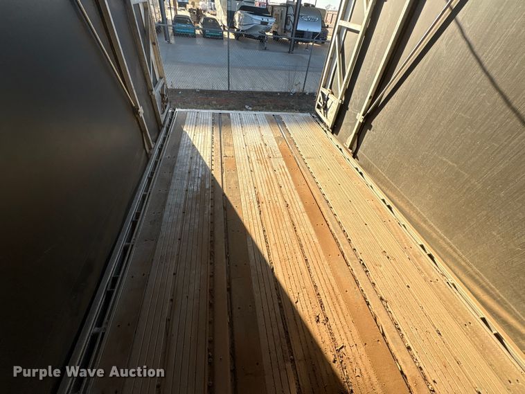 image for item ET1451 2013 Utility Trailer Manufacturer side curtain trailer