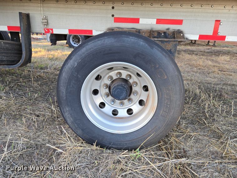 image for item ET1454 2007 Reitnouer dry van trailer