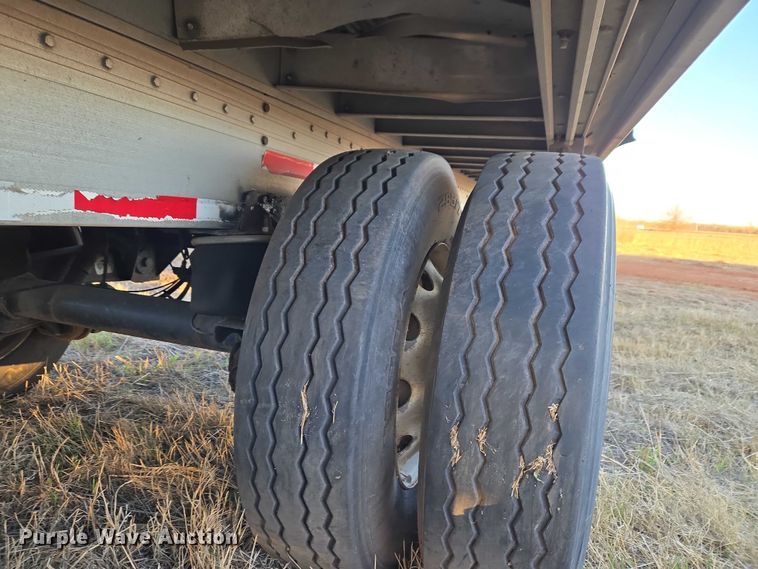 image for item ET1454 2007 Reitnouer dry van trailer