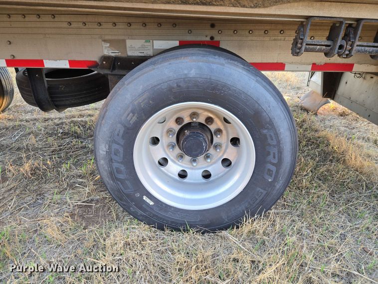 image for item ET1454 2007 Reitnouer dry van trailer