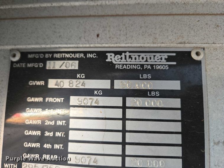 image for item ET1454 2007 Reitnouer dry van trailer