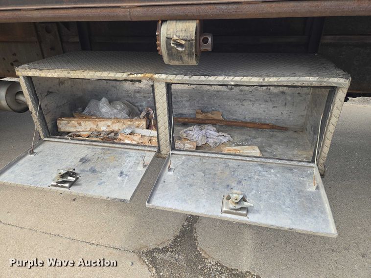 image for item ET5000 2000 GMC C8500 flatbed truck