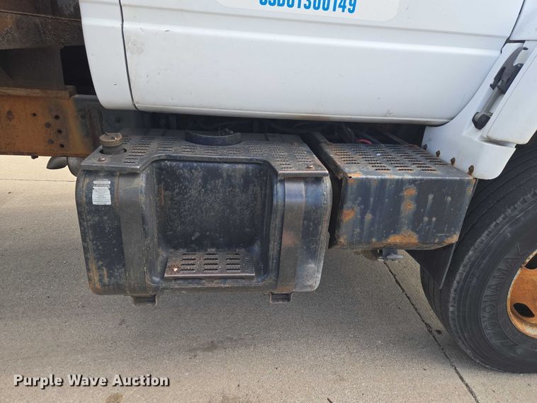 image for item ET5000 2000 GMC C8500 flatbed truck