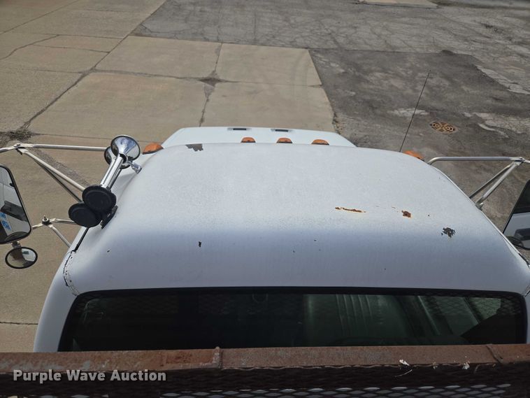 image for item ET5000 2000 GMC C8500 flatbed truck