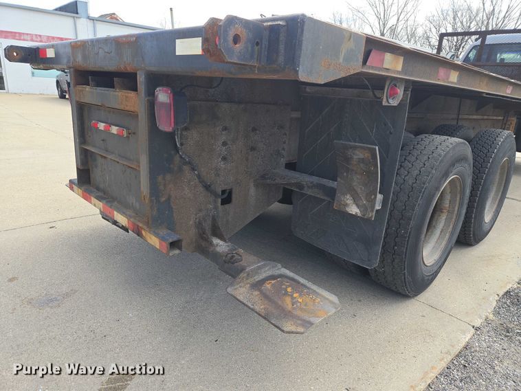 image for item ET5000 2000 GMC C8500 flatbed truck