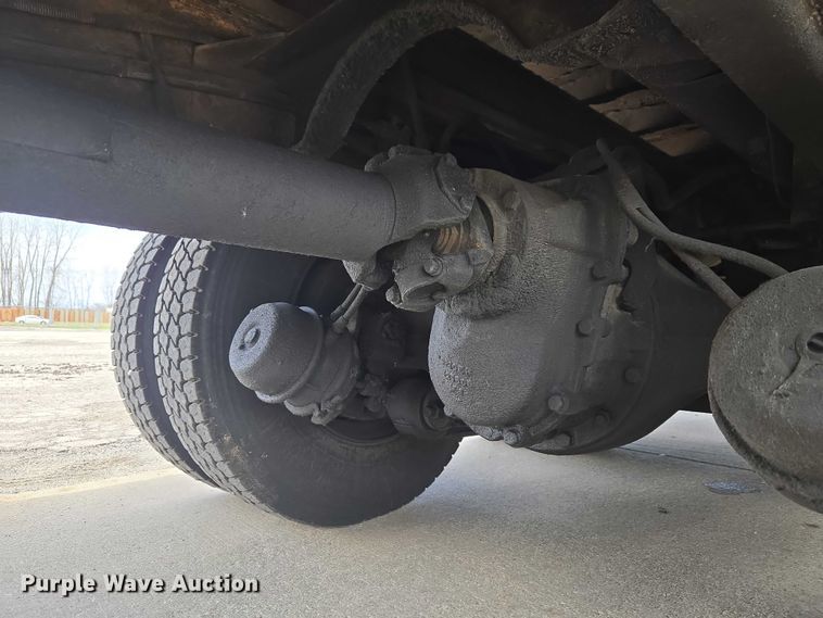 image for item ET5000 2000 GMC C8500 flatbed truck