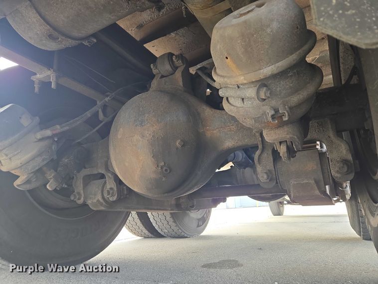 image for item ET5000 2000 GMC C8500 flatbed truck