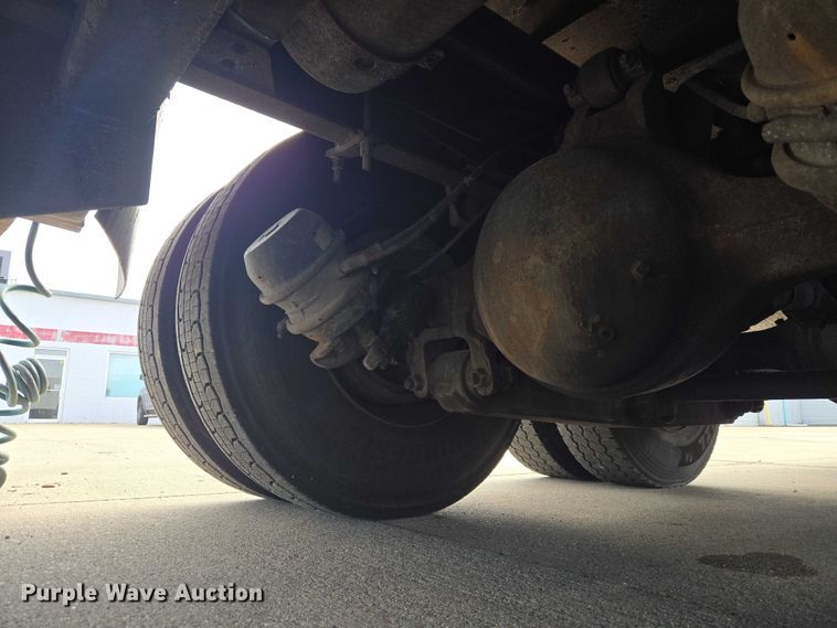 image for item ET5000 2000 GMC C8500 flatbed truck