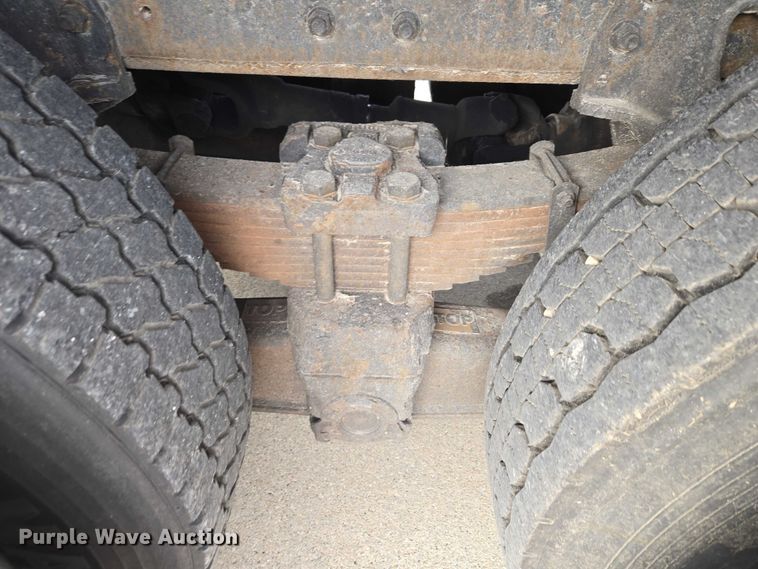 image for item ET5000 2000 GMC C8500 flatbed truck