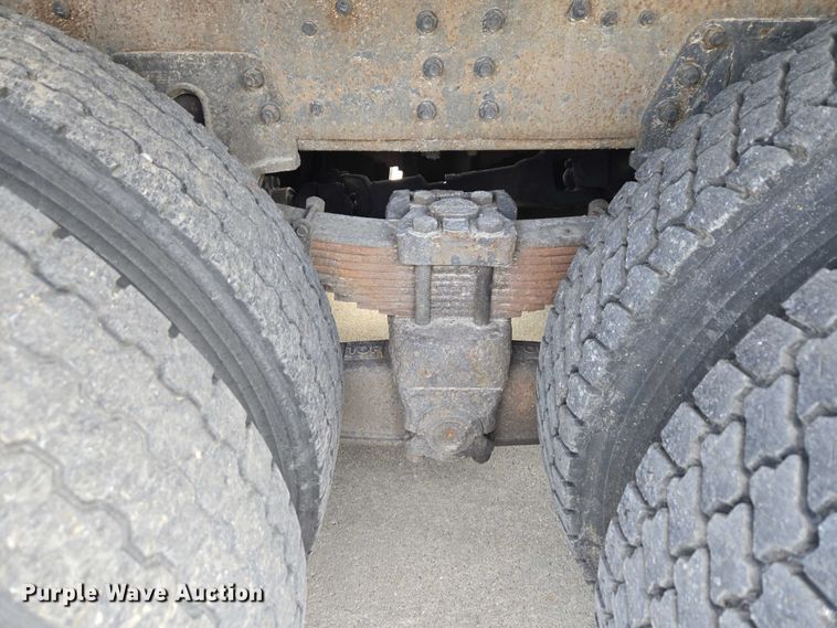 image for item ET5000 2000 GMC C8500 flatbed truck