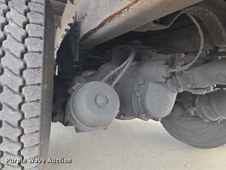 image for item ET5000 2000 GMC C8500 flatbed truck