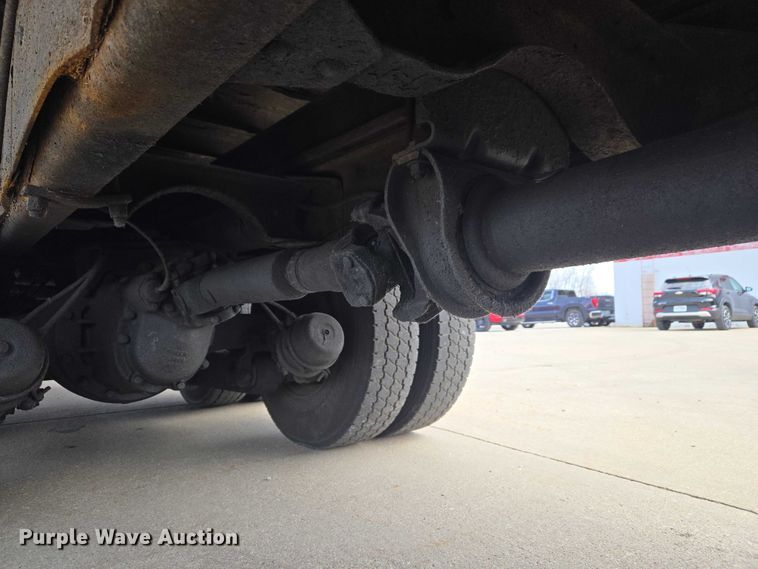 image for item ET5000 2000 GMC C8500 flatbed truck