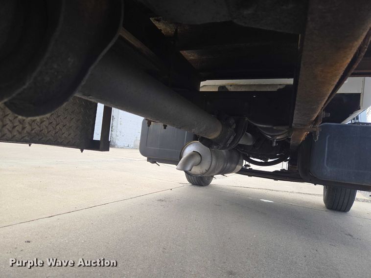 image for item ET5000 2000 GMC C8500 flatbed truck