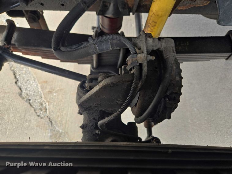 image for item ET5000 2000 GMC C8500 flatbed truck