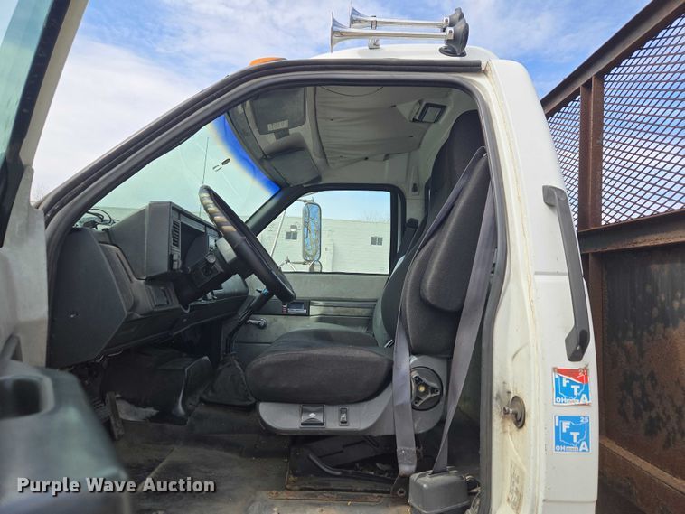 image for item ET5000 2000 GMC C8500 flatbed truck