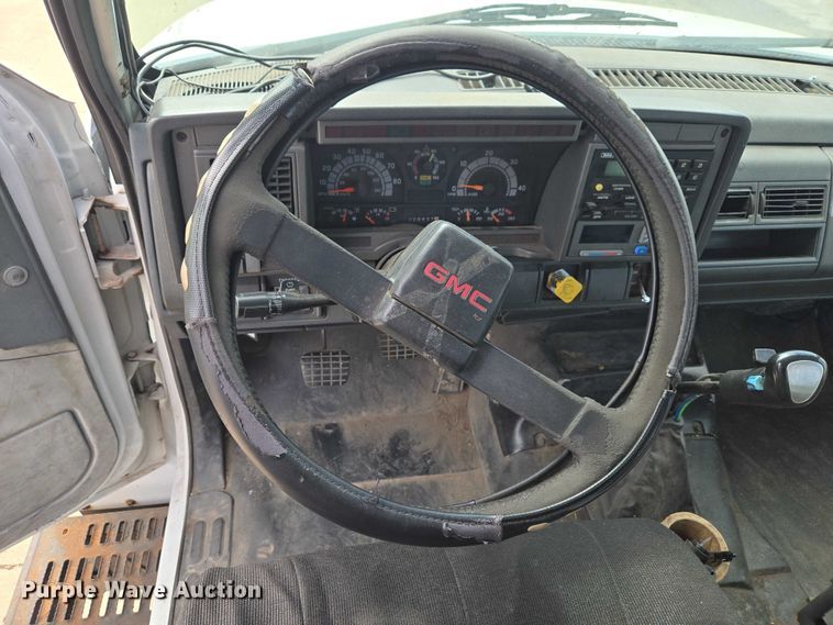 image for item ET5000 2000 GMC C8500 flatbed truck