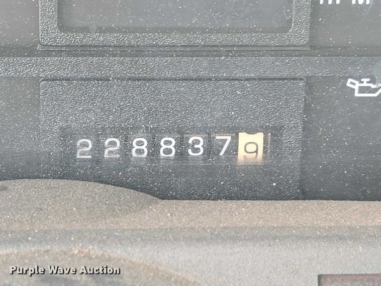 image for item ET5000 2000 GMC C8500 flatbed truck