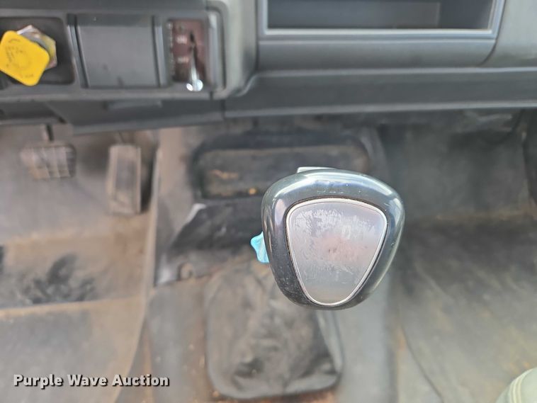 image for item ET5000 2000 GMC C8500 flatbed truck