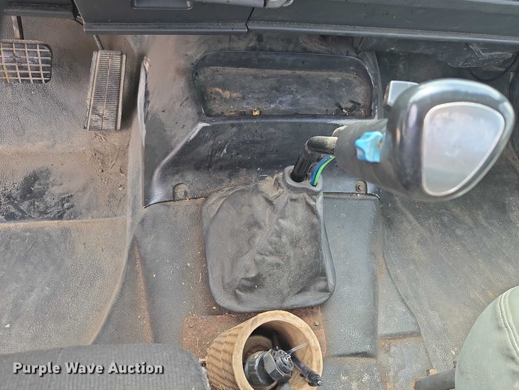 image for item ET5000 2000 GMC C8500 flatbed truck