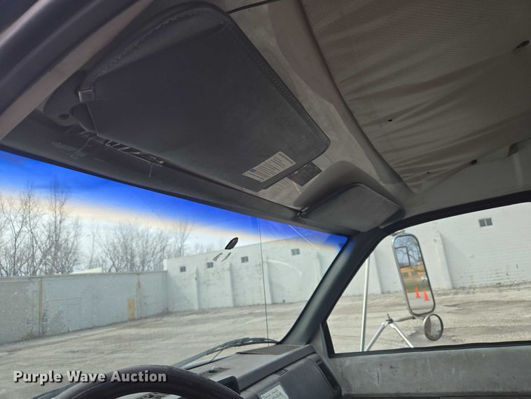 image for item ET5000 2000 GMC C8500 flatbed truck