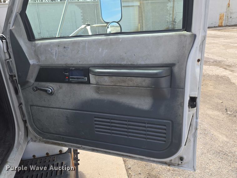 image for item ET5000 2000 GMC C8500 flatbed truck