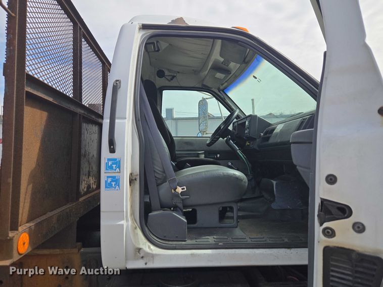 image for item ET5000 2000 GMC C8500 flatbed truck