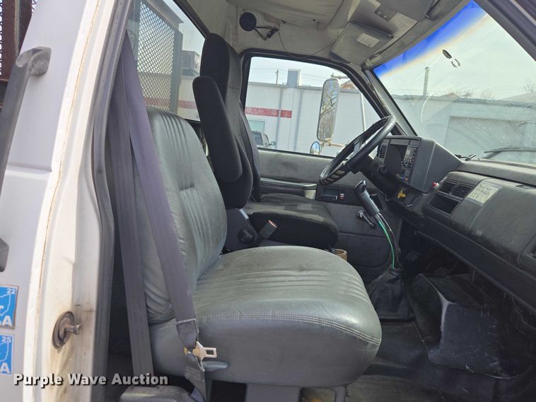 image for item ET5000 2000 GMC C8500 flatbed truck