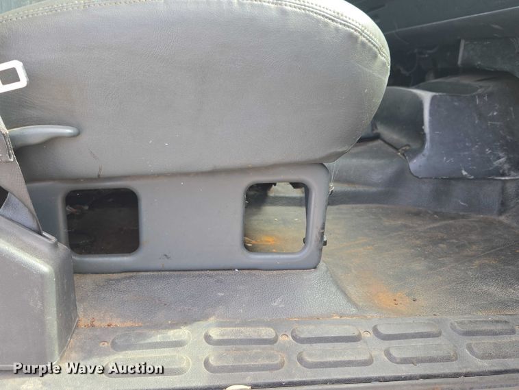 image for item ET5000 2000 GMC C8500 flatbed truck