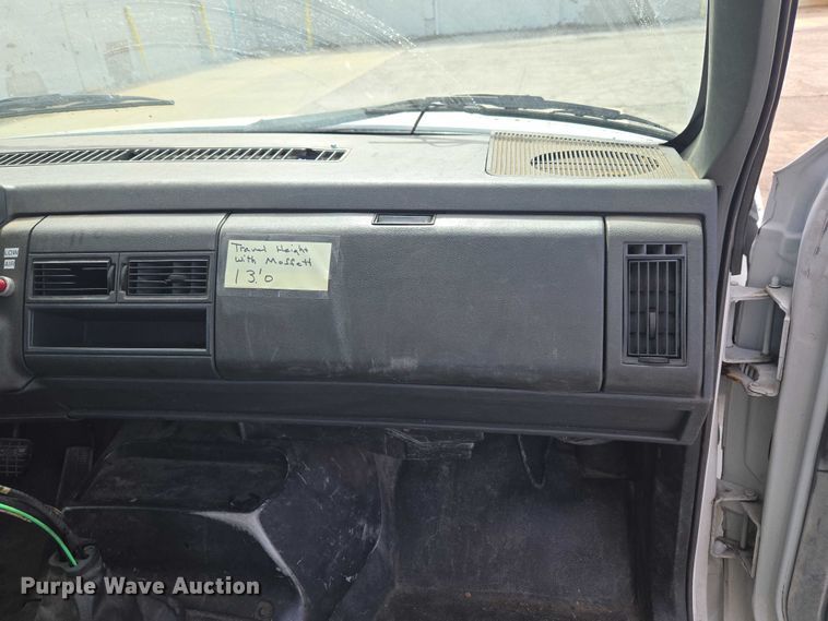 image for item ET5000 2000 GMC C8500 flatbed truck