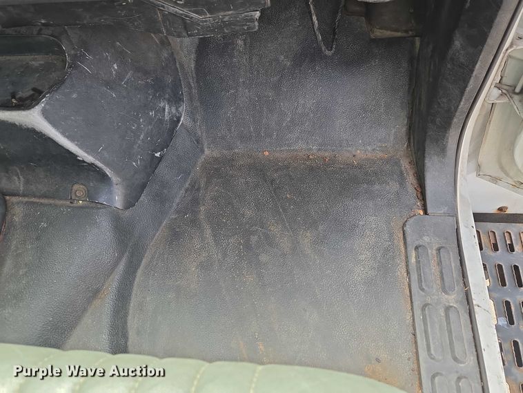 image for item ET5000 2000 GMC C8500 flatbed truck