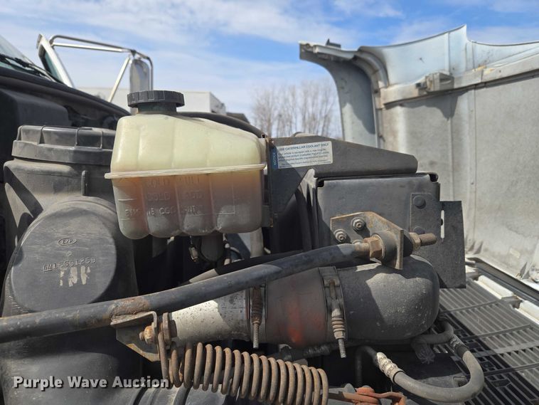 image for item ET5000 2000 GMC C8500 flatbed truck