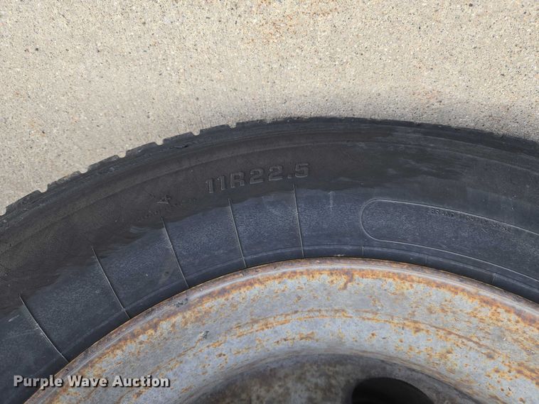 image for item ET5000 2000 GMC C8500 flatbed truck