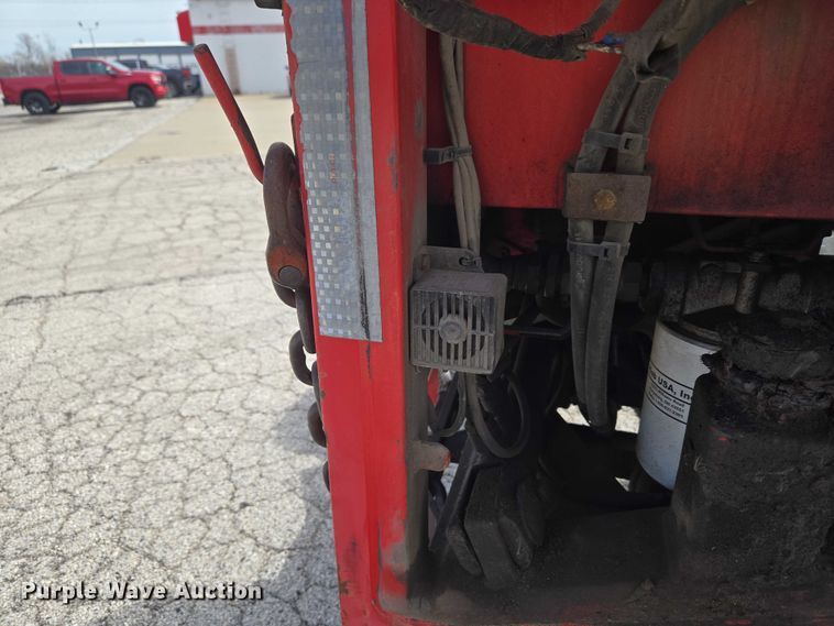 image for item ET5000 2000 GMC C8500 flatbed truck