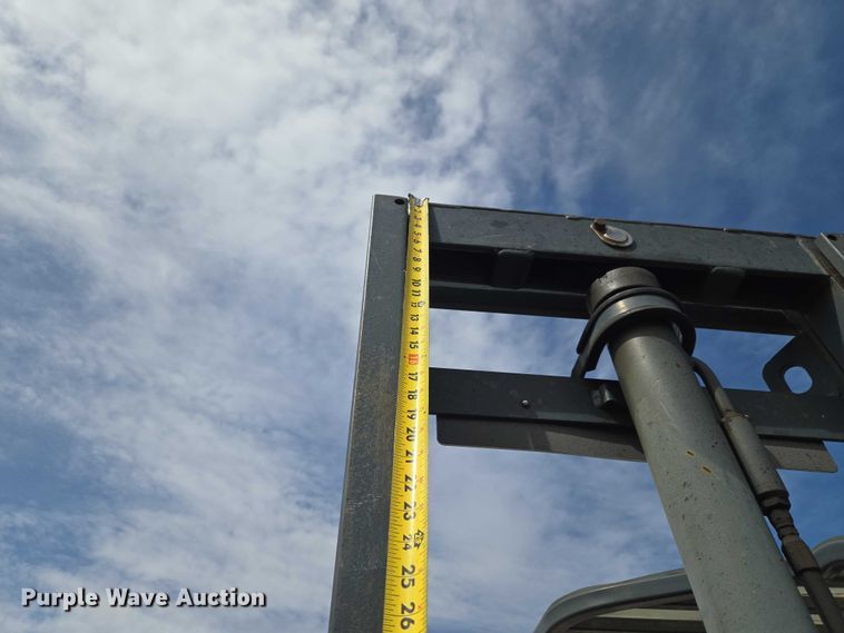 image for item ET5000 2000 GMC C8500 flatbed truck