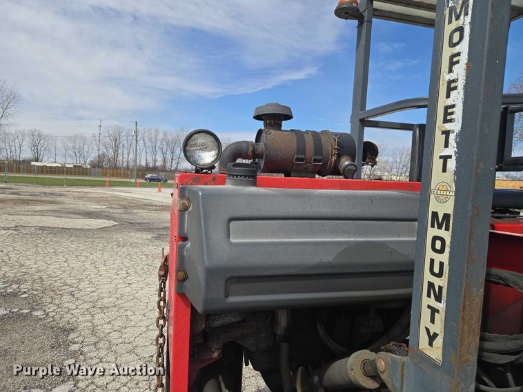 image for item ET5000 2000 GMC C8500 flatbed truck