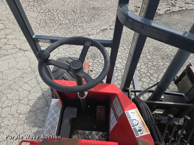 image for item ET5000 2000 GMC C8500 flatbed truck