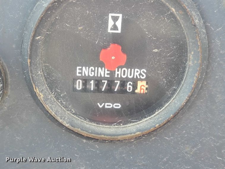 image for item ET5000 2000 GMC C8500 flatbed truck